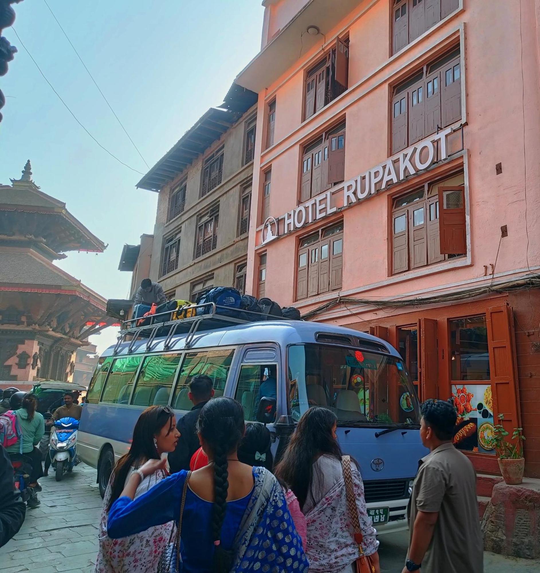 Hotel Rupakot And Rooftop Restaurant Bhatgoan Exterior foto